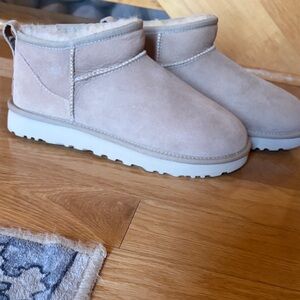 Ugg Minis Sand